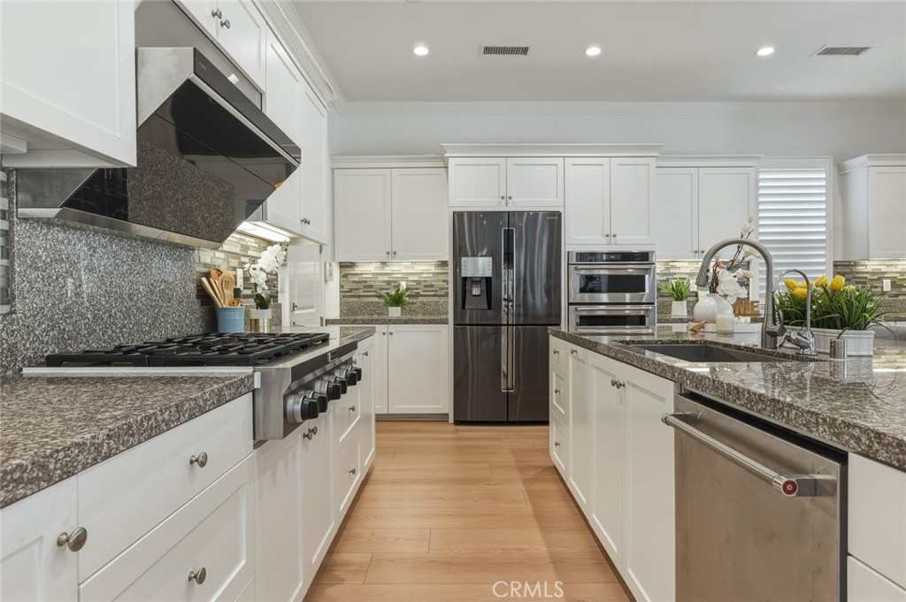 108 Henderson Property Photo 12