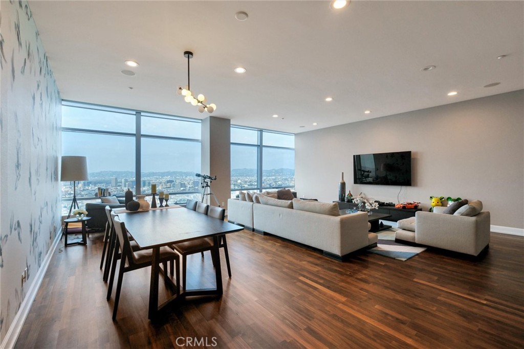 900 W Olympic Boulevard 45F Property Photo 1