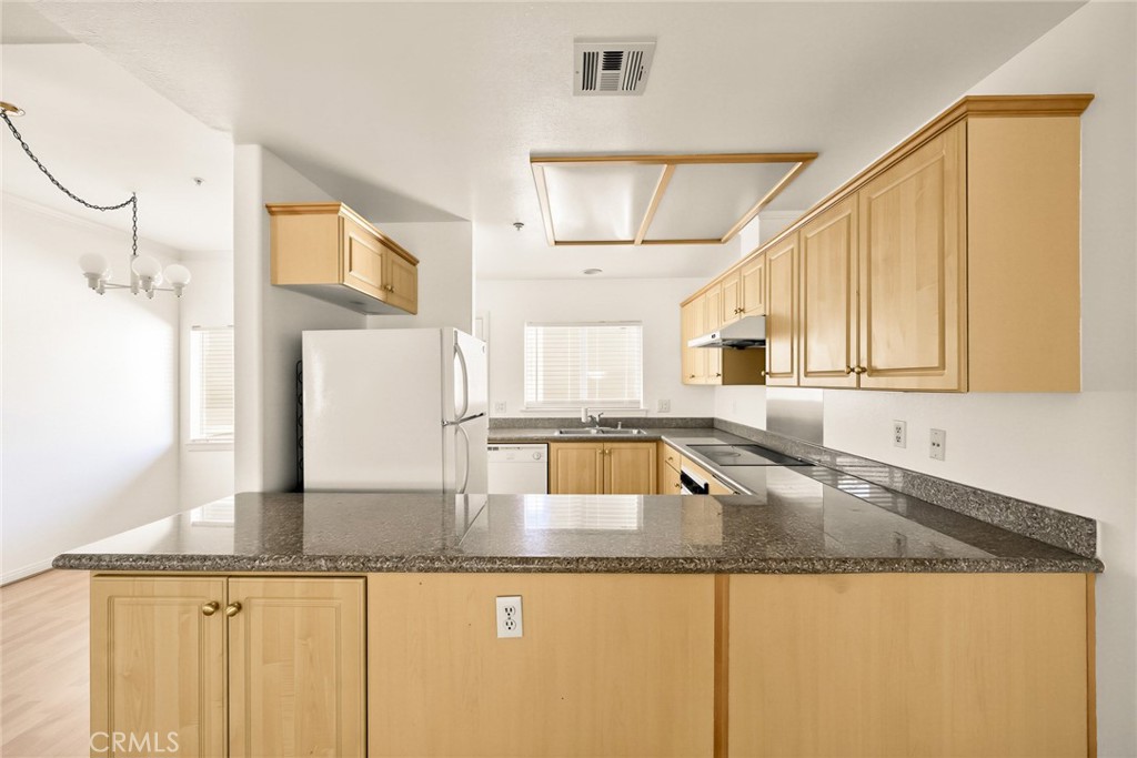 121 N Mcpherrin Avenue 105 Property Photo 18