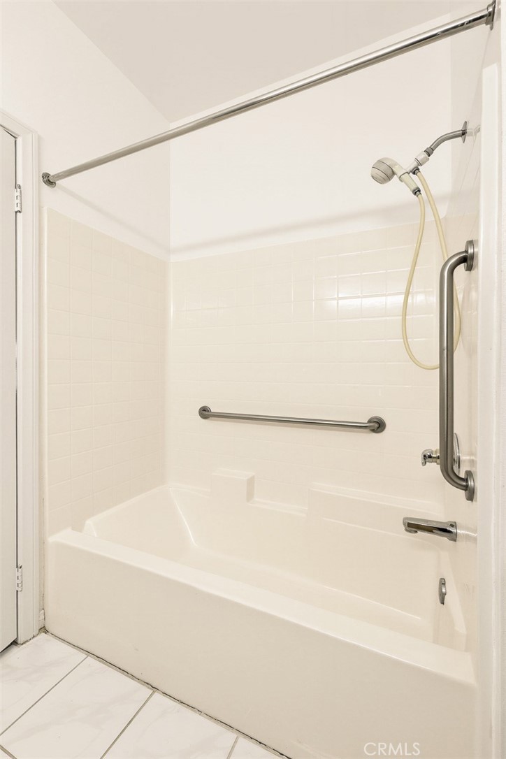 121 N Mcpherrin Avenue 105 Property Photo 28