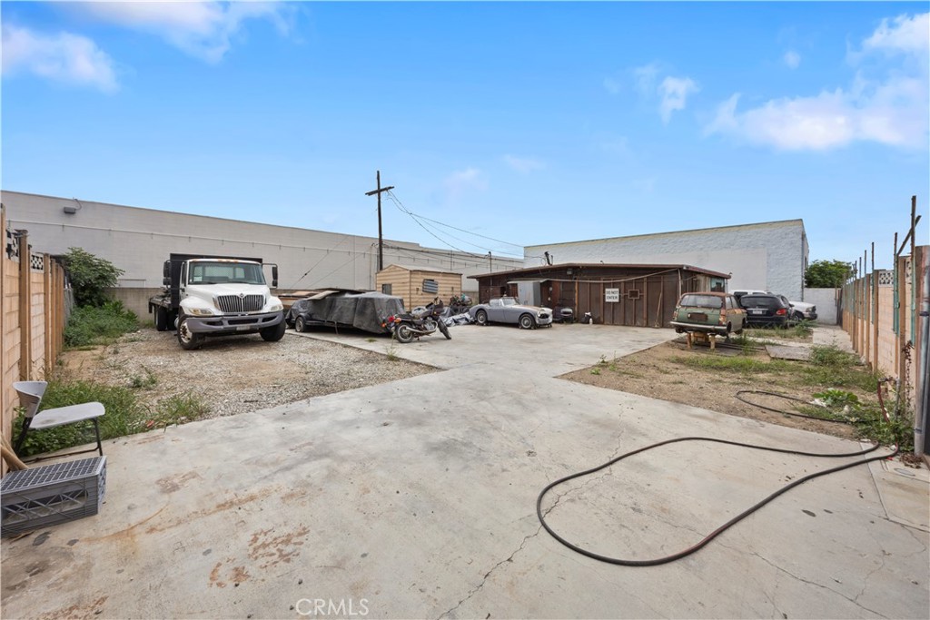 2052 Mountain View Property Photo 4
