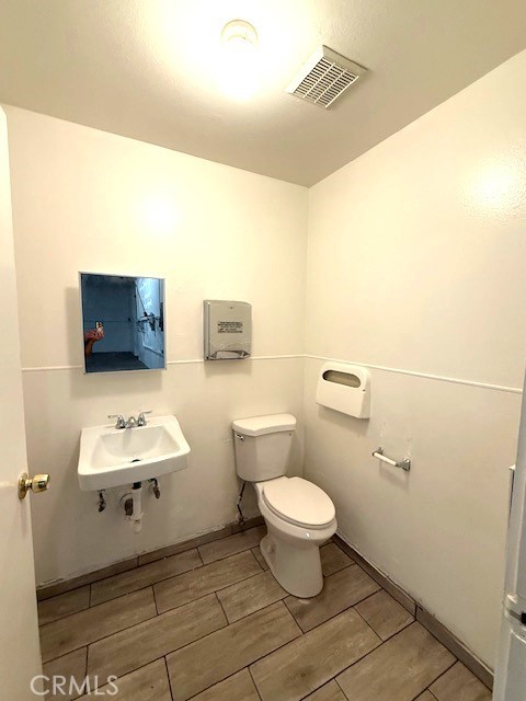 4949 Walnut Grove Avenue Property Photo 10