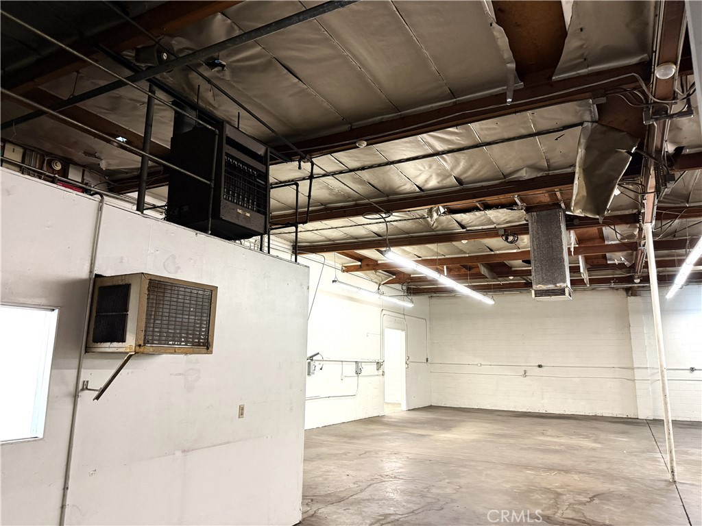 4947 Walnut Grove Avenue Property Photo 4