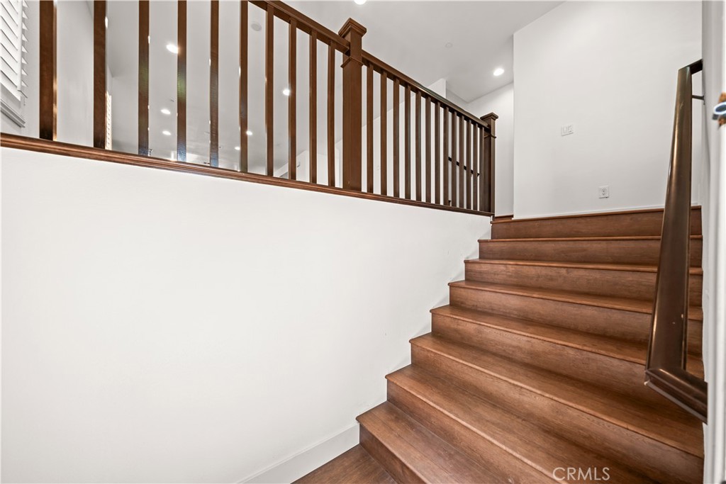 656 West Huntington Drive K-1 Property Photo 9