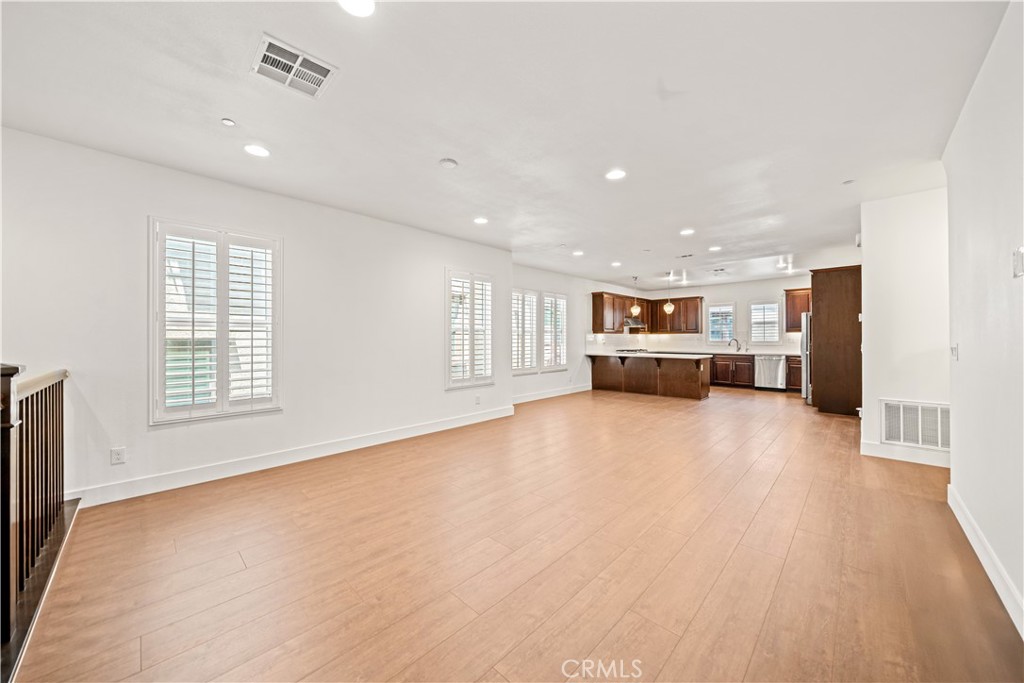656 West Huntington Drive K-1 Property Photo 11