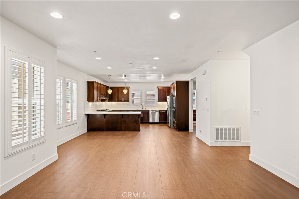 656 West Huntington Drive K-1 Property Photo 12