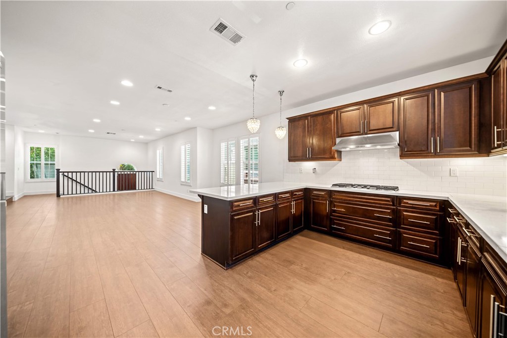 656 West Huntington Drive K-1 Property Photo 18