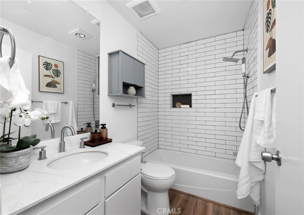 300 S Reno Street 303 Property Photo 20