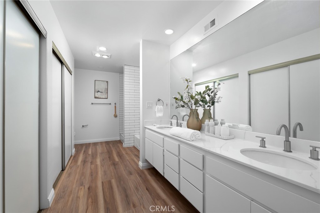 300 S Reno Street 303 Property Photo 27