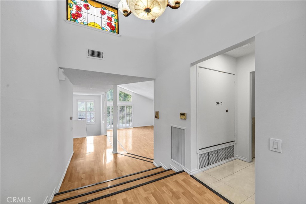 3334 Oak Glen Property Photo 4