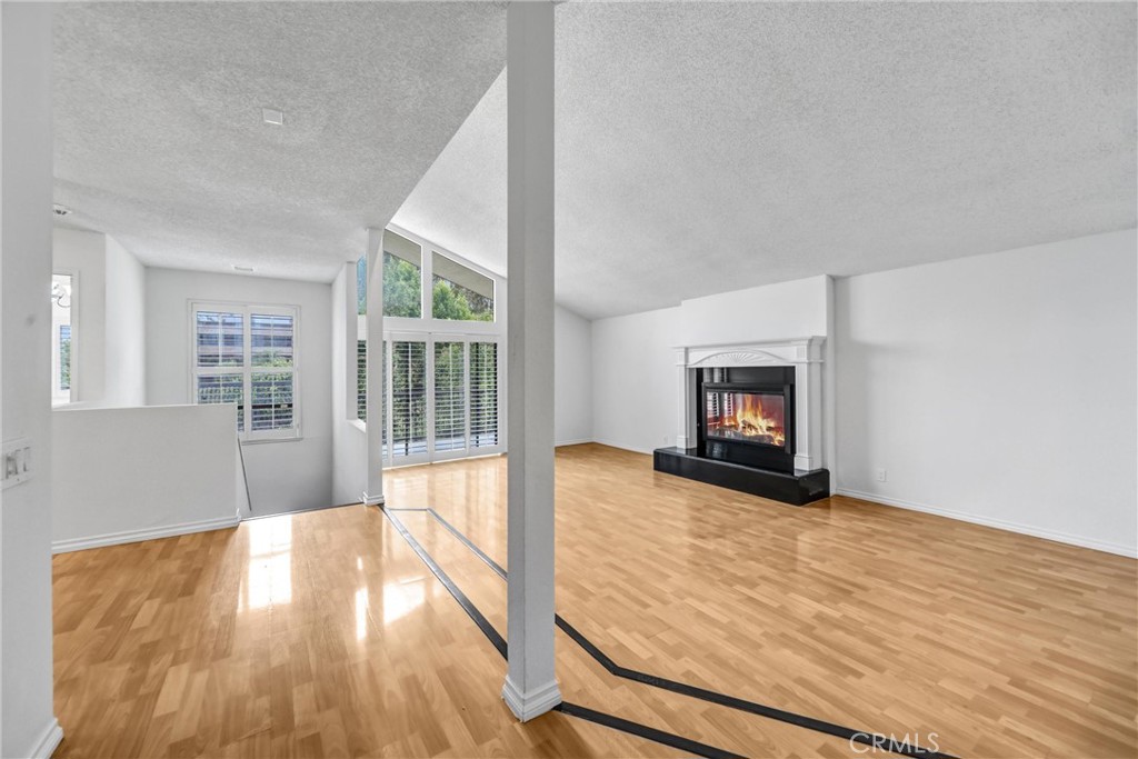 3334 Oak Glen Property Photo 6