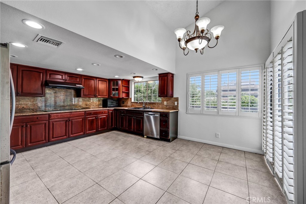 3334 Oak Glen Property Photo 12