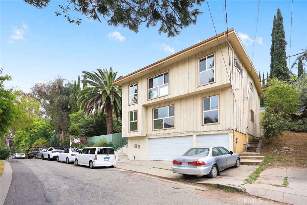 2575 Riverside Terrace Property Photo 1