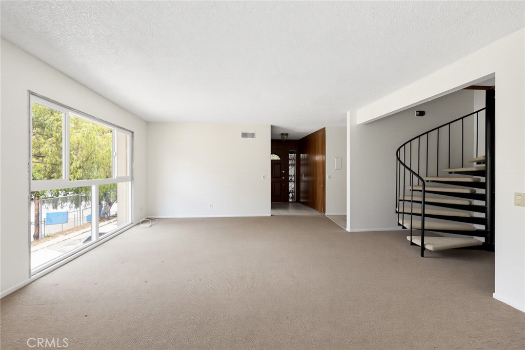 2575 Riverside Terrace Property Photo 10