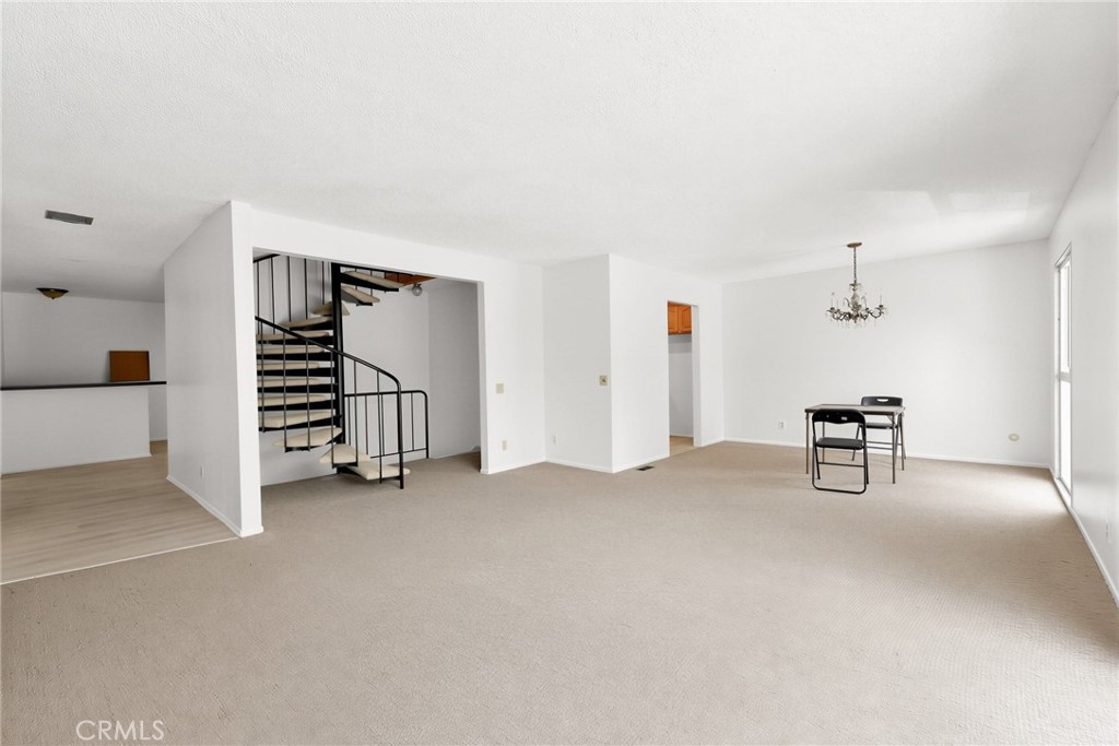 2575 Riverside Terrace Property Photo 11