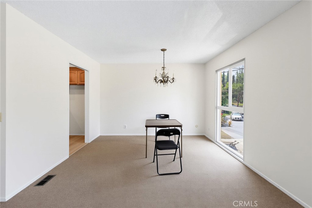 2575 Riverside Terrace Property Photo 12