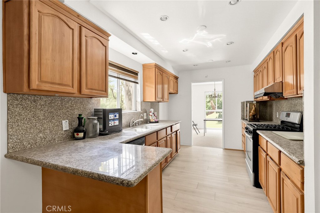 2575 Riverside Terrace Property Photo 14