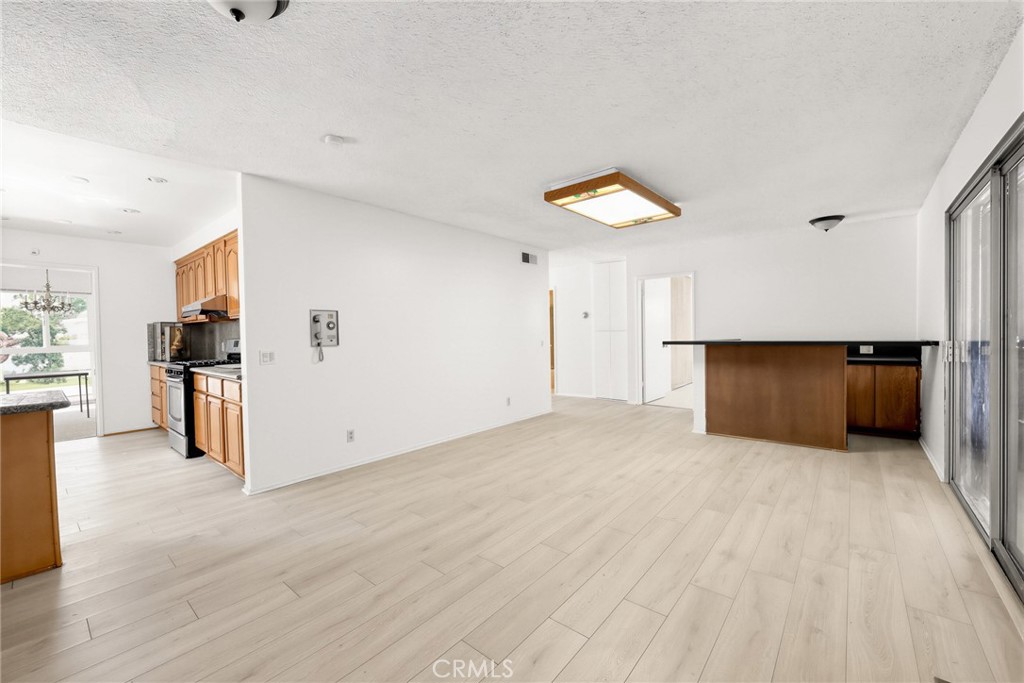 2575 Riverside Terrace Property Photo 17
