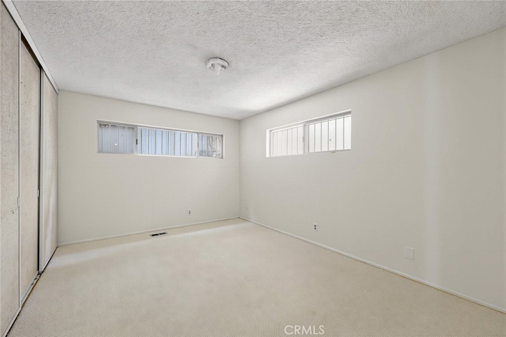 2575 Riverside Terrace Property Photo 21