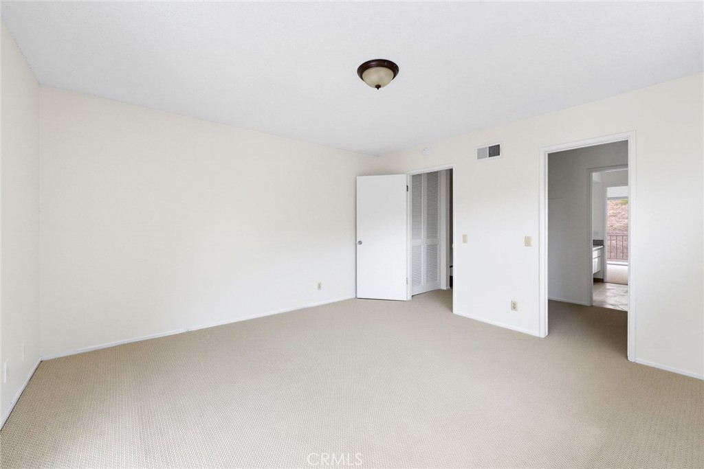2575 Riverside Terrace Property Photo 26