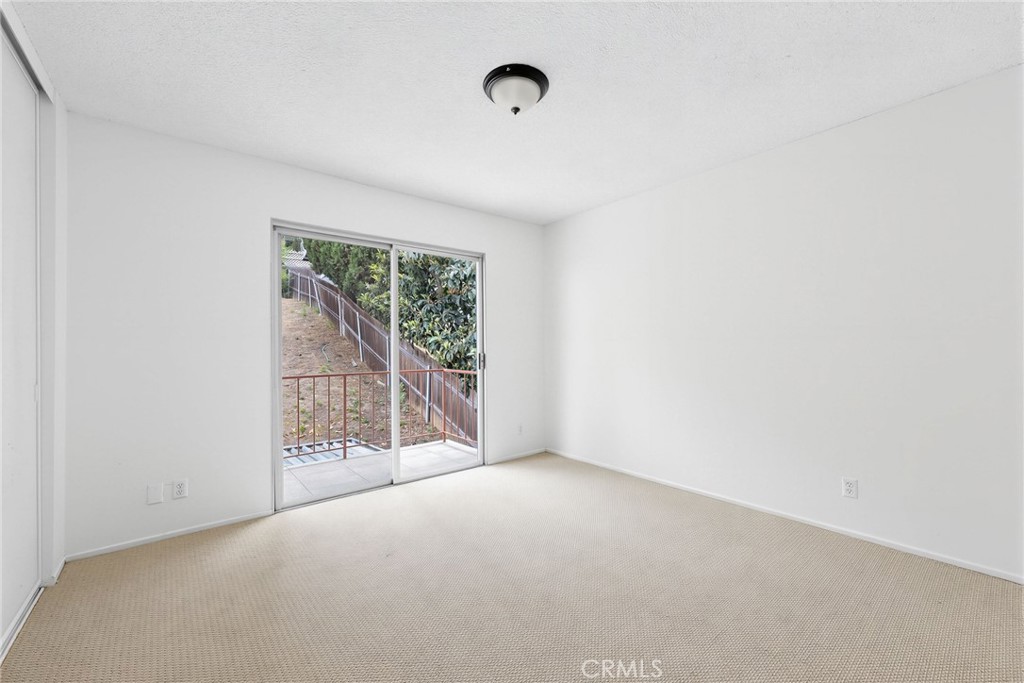 2575 Riverside Terrace Property Photo 30
