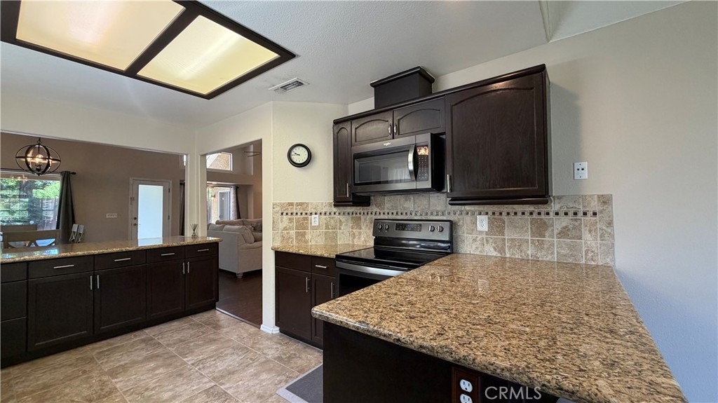 1145 E Woodhaven Lane Property Photo 12