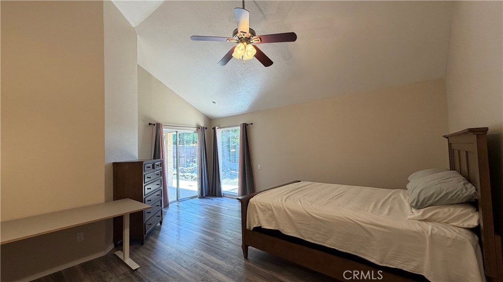 1145 E Woodhaven Lane Property Photo 18