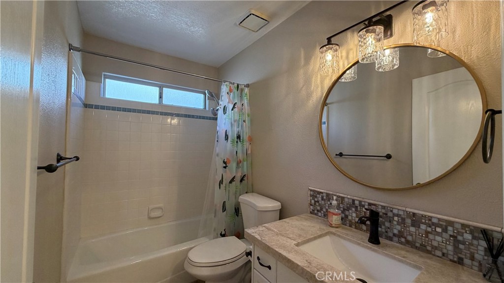 1145 E Woodhaven Lane Property Photo 23