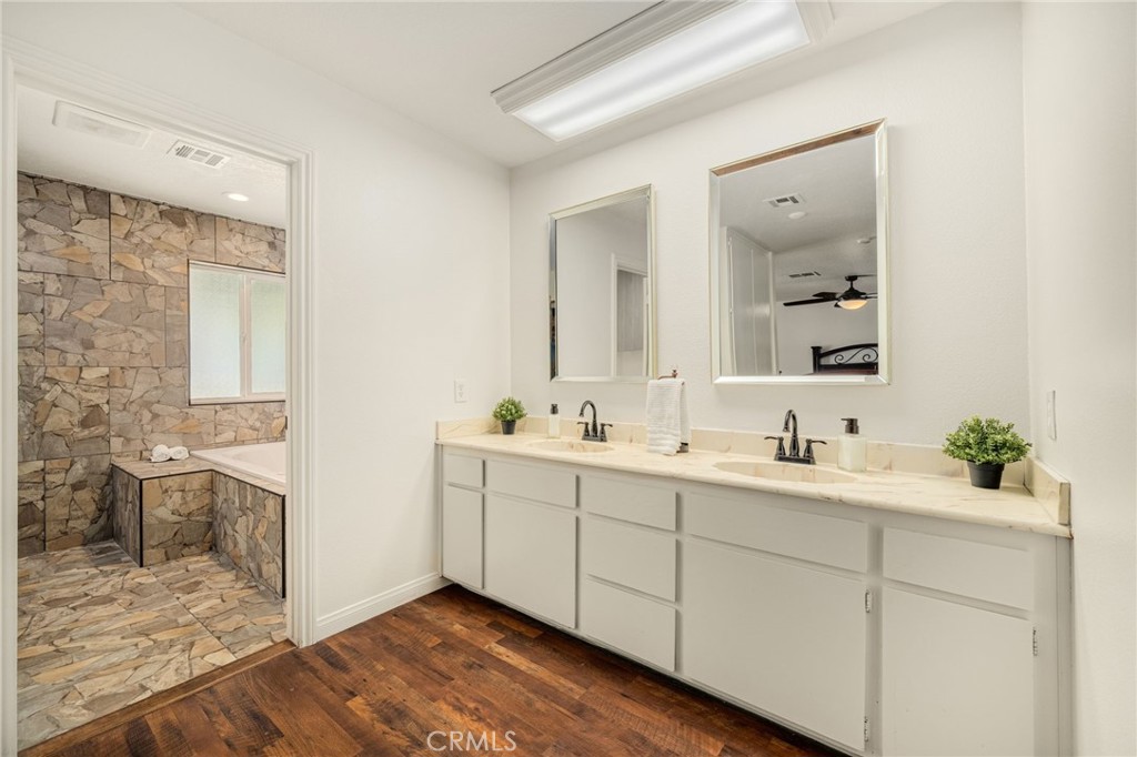3742 Pilgrims Way Property Photo 17