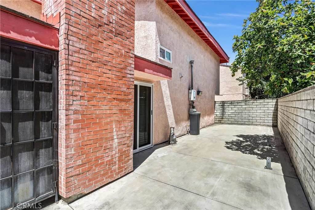 227 California Street A Property Photo 8