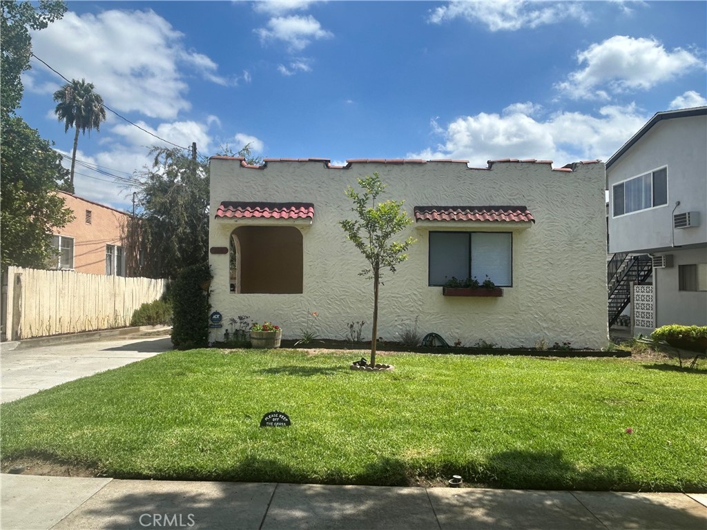 214 E Stocker Street Property Photo 1