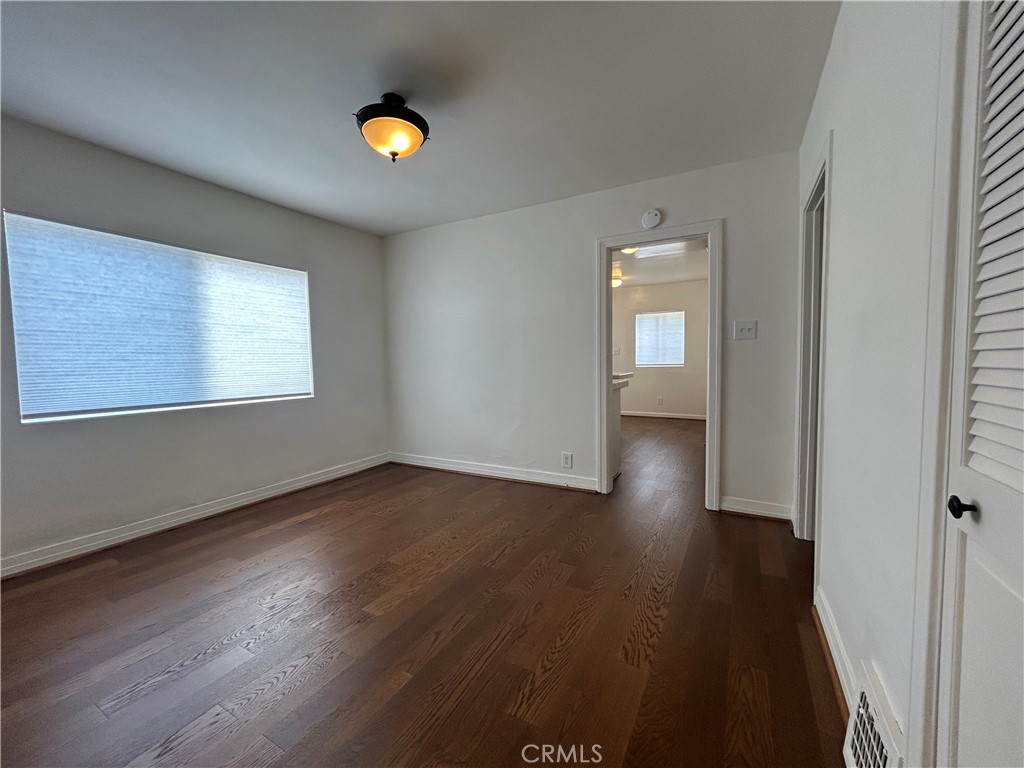 214 E Stocker Street Property Photo 7
