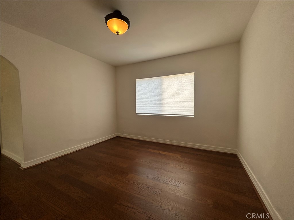 214 E Stocker Street Property Photo 9