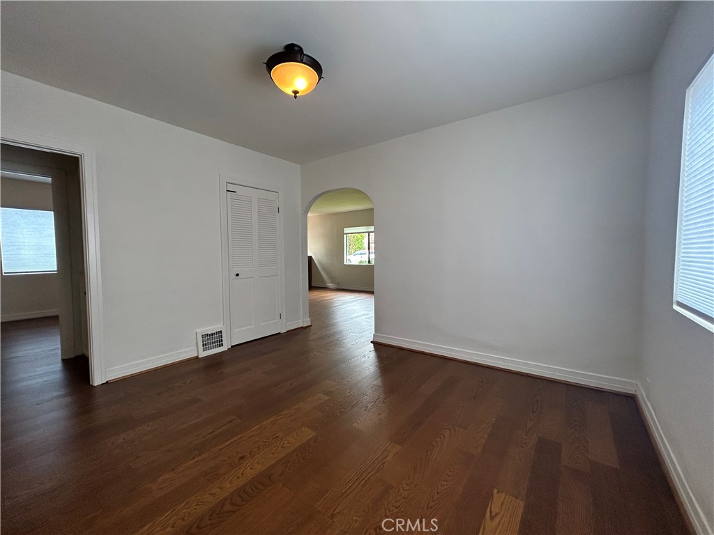 214 E Stocker Street Property Photo 10