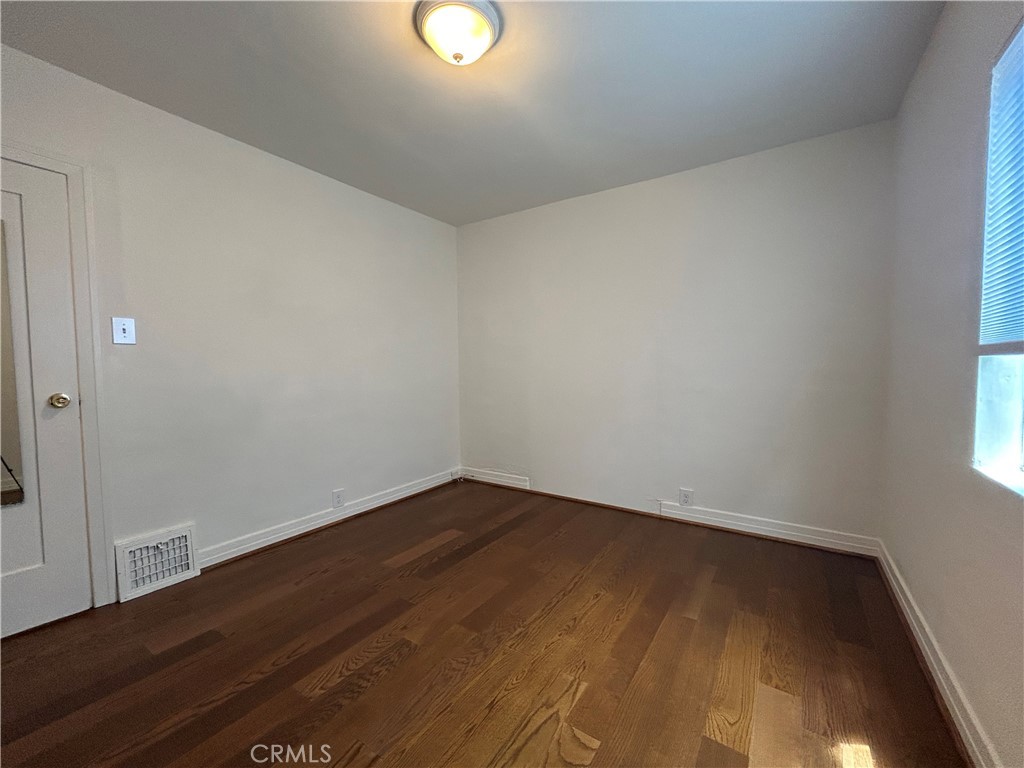 214 E Stocker Street Property Photo 19