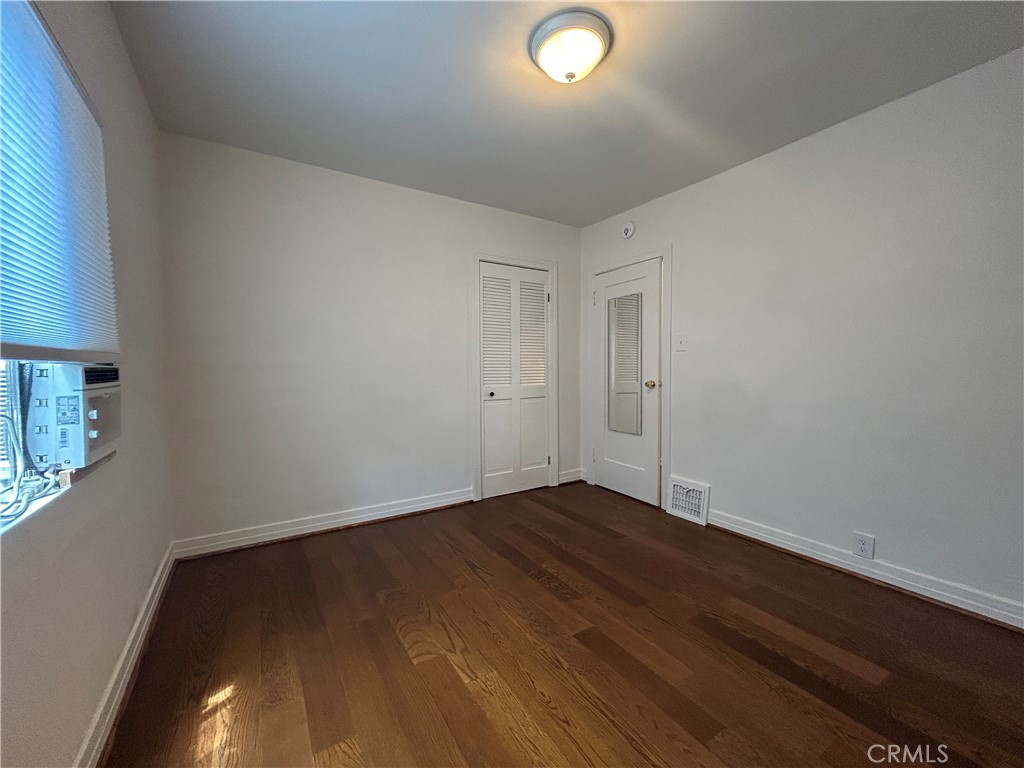 214 E Stocker Street Property Photo 20