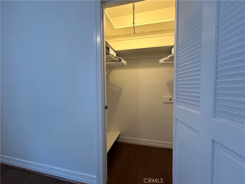 214 E Stocker Street Property Photo 23