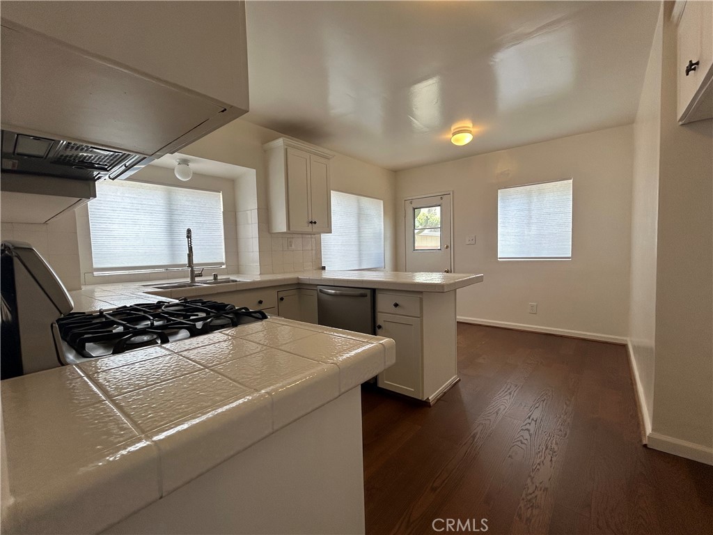 214 E Stocker Street Property Photo 24
