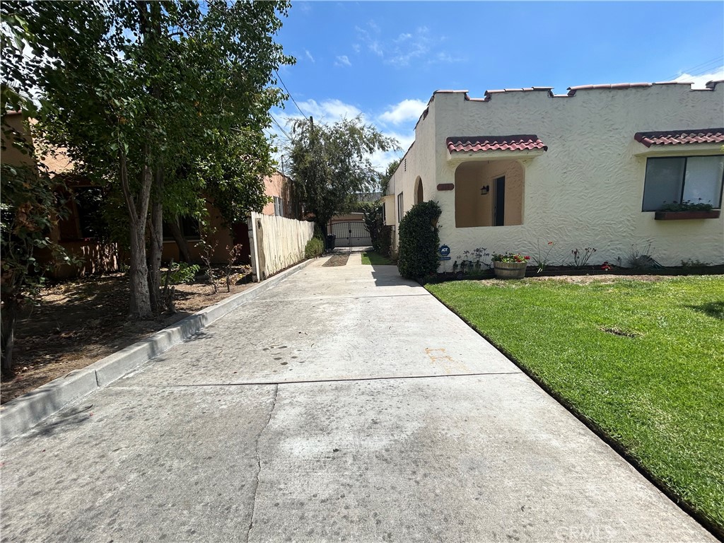 214 E Stocker Street Property Photo 29