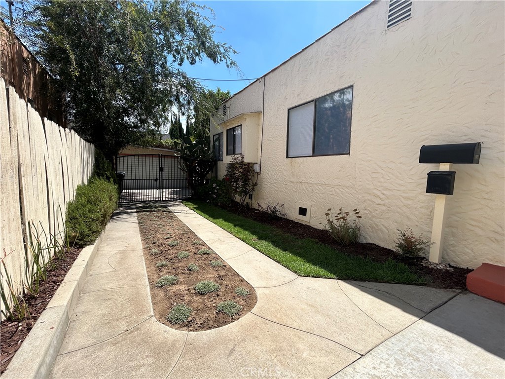 214 E Stocker Street Property Photo 30