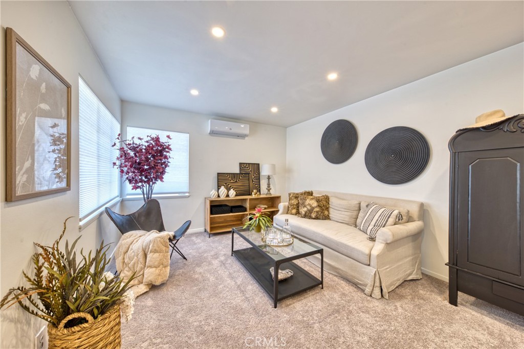 2531 Calmia Property Photo 4