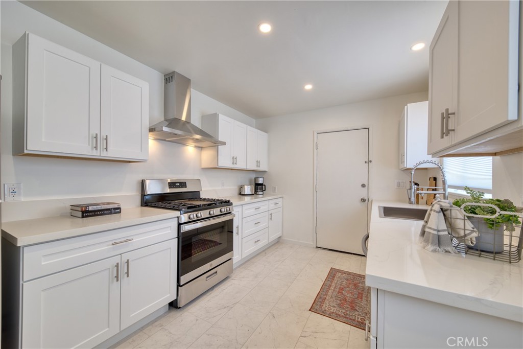 2531 Calmia Property Photo 14