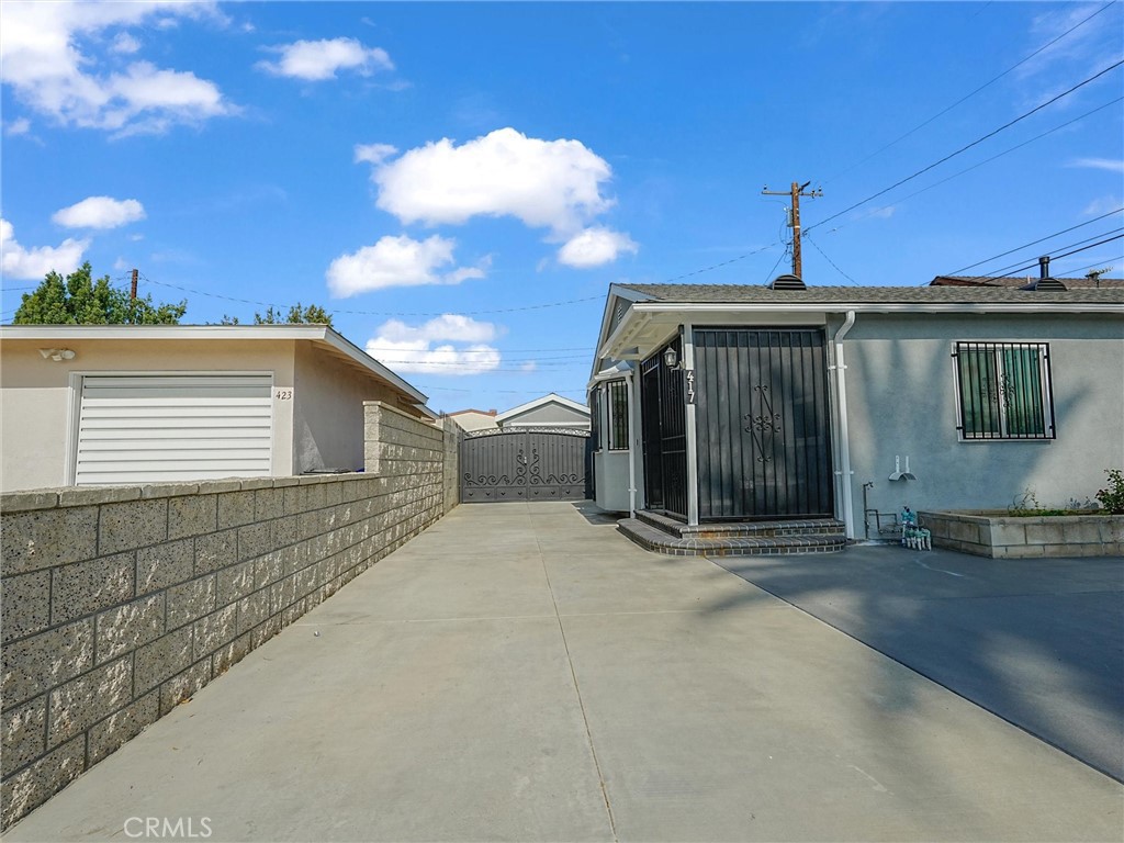 417 W Emerson Property Photo 6