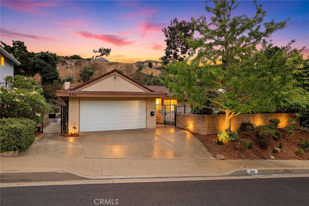 894 Crest Vista Drive Property Photo 1