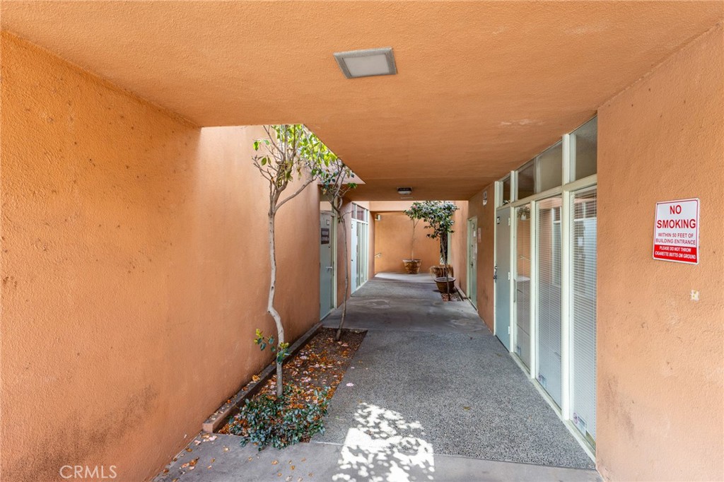 1245 E Walnut Street Property Photo 13