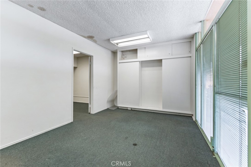 1245 E Walnut Street Property Photo 14