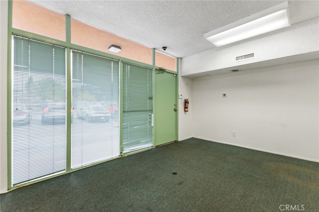 1245 E Walnut Street Property Photo 16