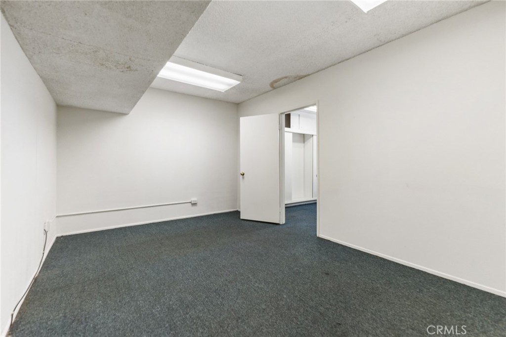 1245 E Walnut Street Property Photo 18
