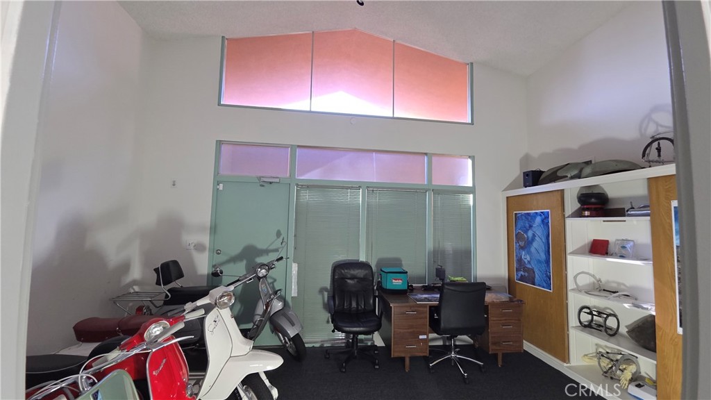 1245 E Walnut Street Property Photo 20