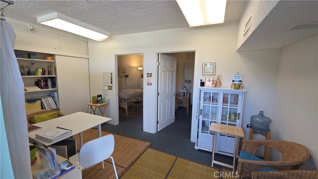 1245 E Walnut Street Property Photo 22